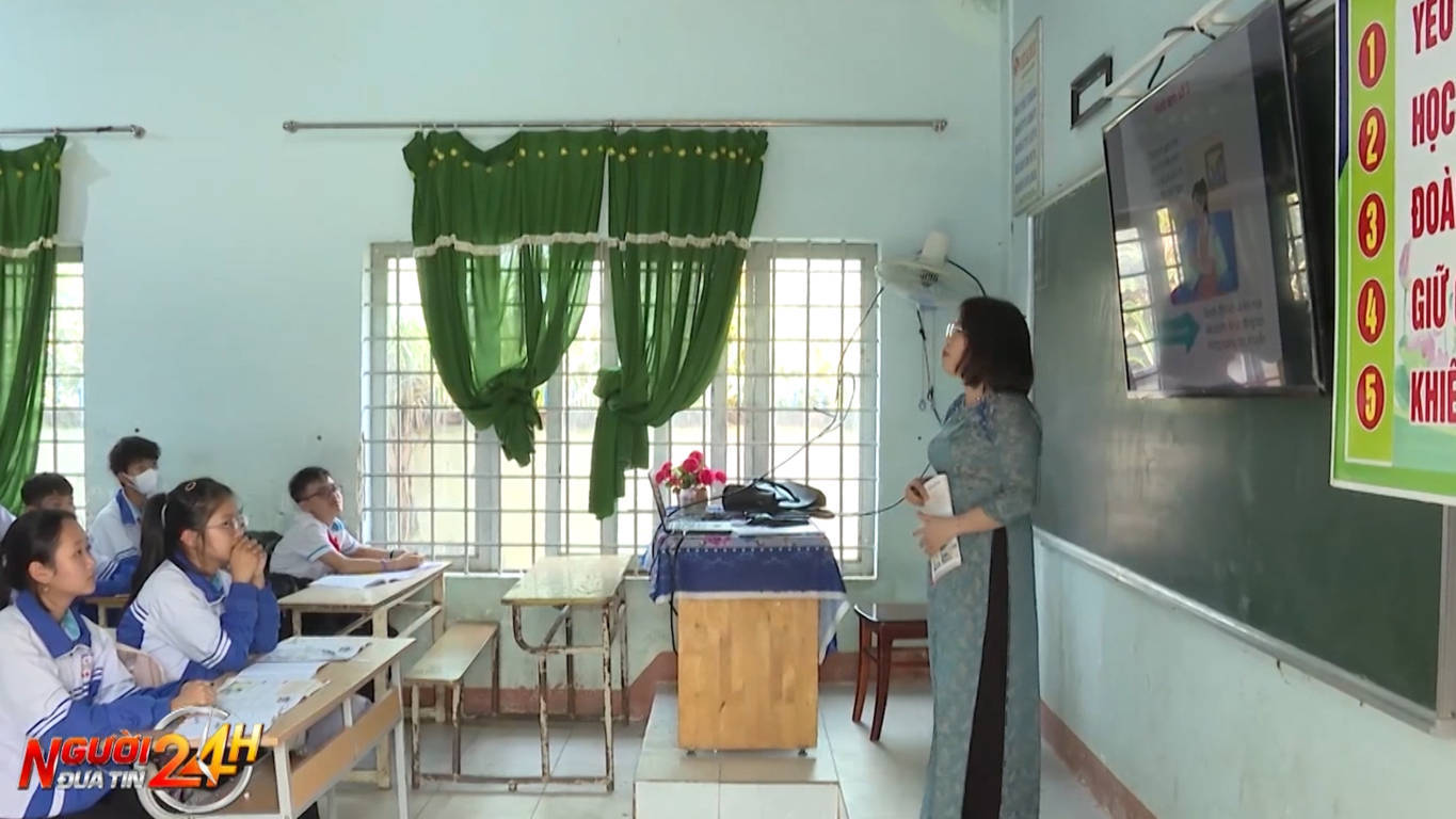 Miễn học phí giảm gánh nặng cho người dân