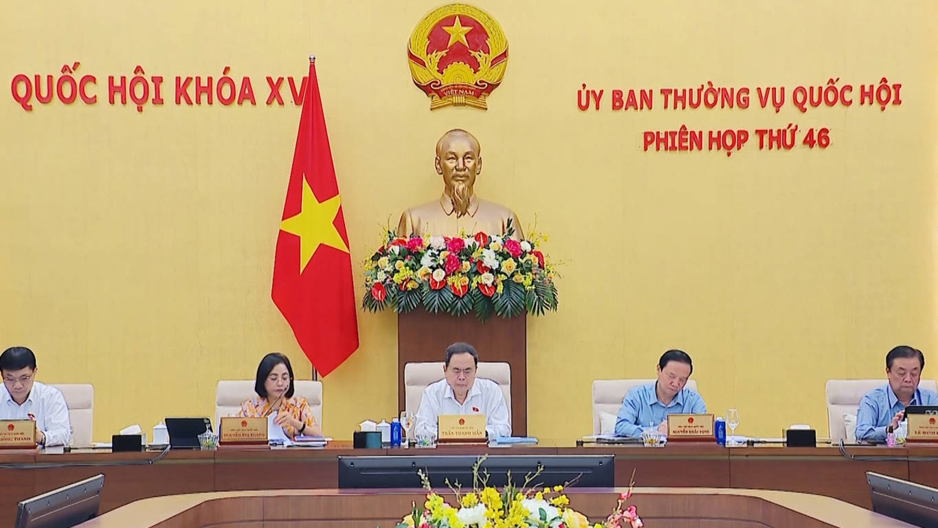 ỦY BAN THƯỜNG VỤ QUỐC HỘI CHO Ý KIẾN VỀ LUẬT NHÀ GIÁO