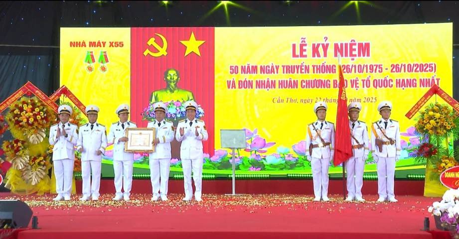 NHÀ MÁY X55 HẢI QUÂN KỶ NIỆM 50 NĂM NGÀY TRUYỀN THỐNG VÀ ĐÓN NHẬN HUÂN CHƯƠNG BẢO VỆ TỔ QUỐC HẠNG NHẤT