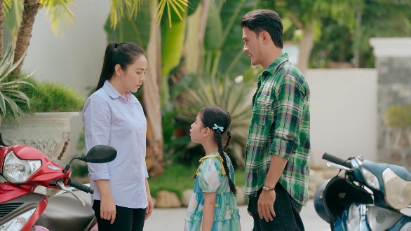 Hé lộ lý do “công chúa trang trại” phản ứng cực gắt với chuyện cháu gái gặp lại mẹ