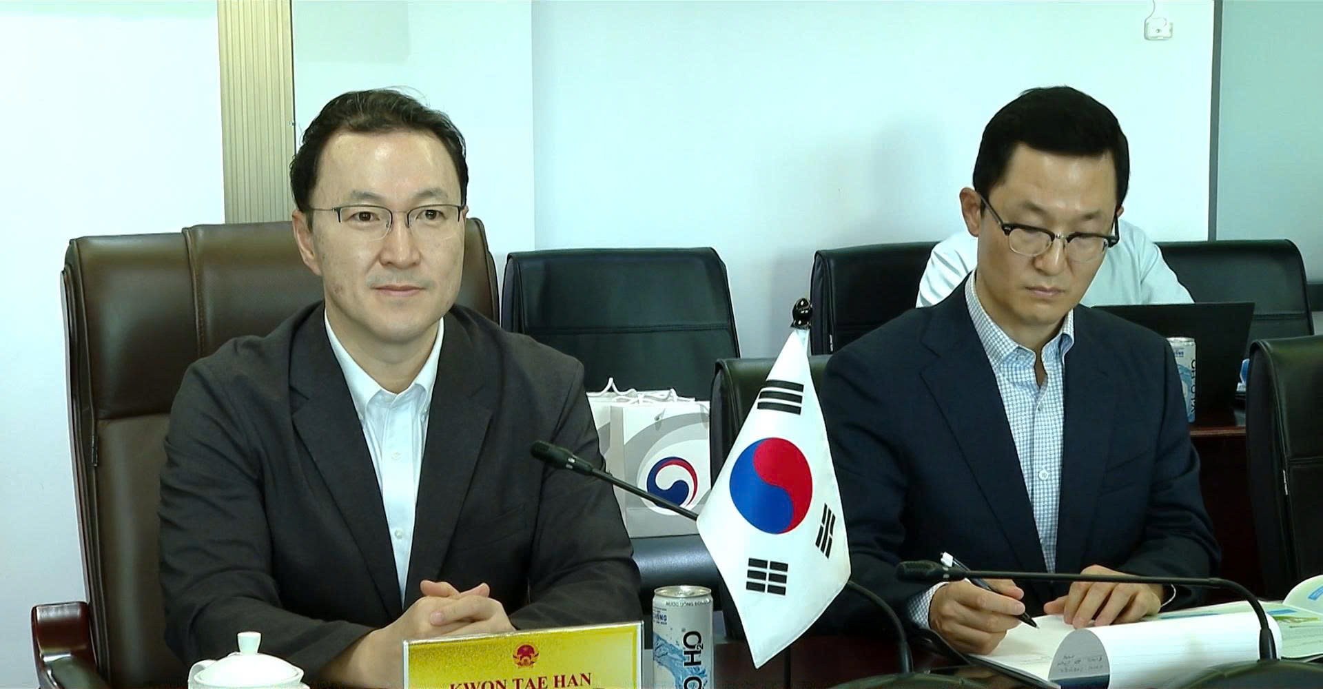 LÃNH ĐẠO UBND TỈNH TIẾP CHÀO XÃ GIAO QUYỀN TỔNG LÃNH SỰ HÀN QUỐC TẠI TP.HCM