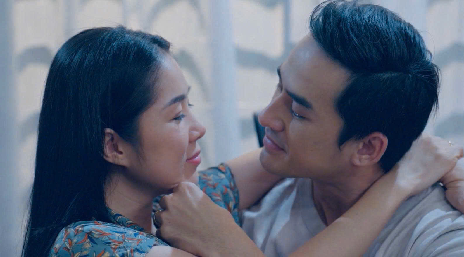 Hậu trường “Bóng Ma Hạnh Phúc”: Lương Thế Thành khốn đốn vì Lê Phương, lo sợ “Thúy Diễm đã xem”?