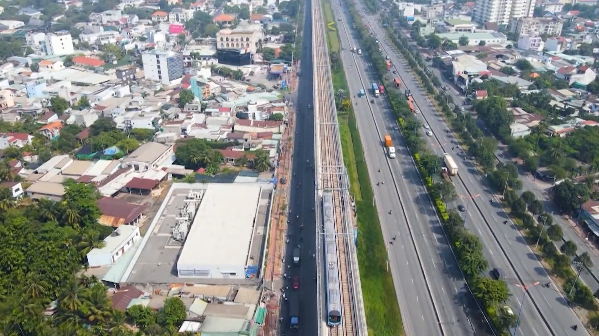 Metro TP.HCM chính thức lăn bánh