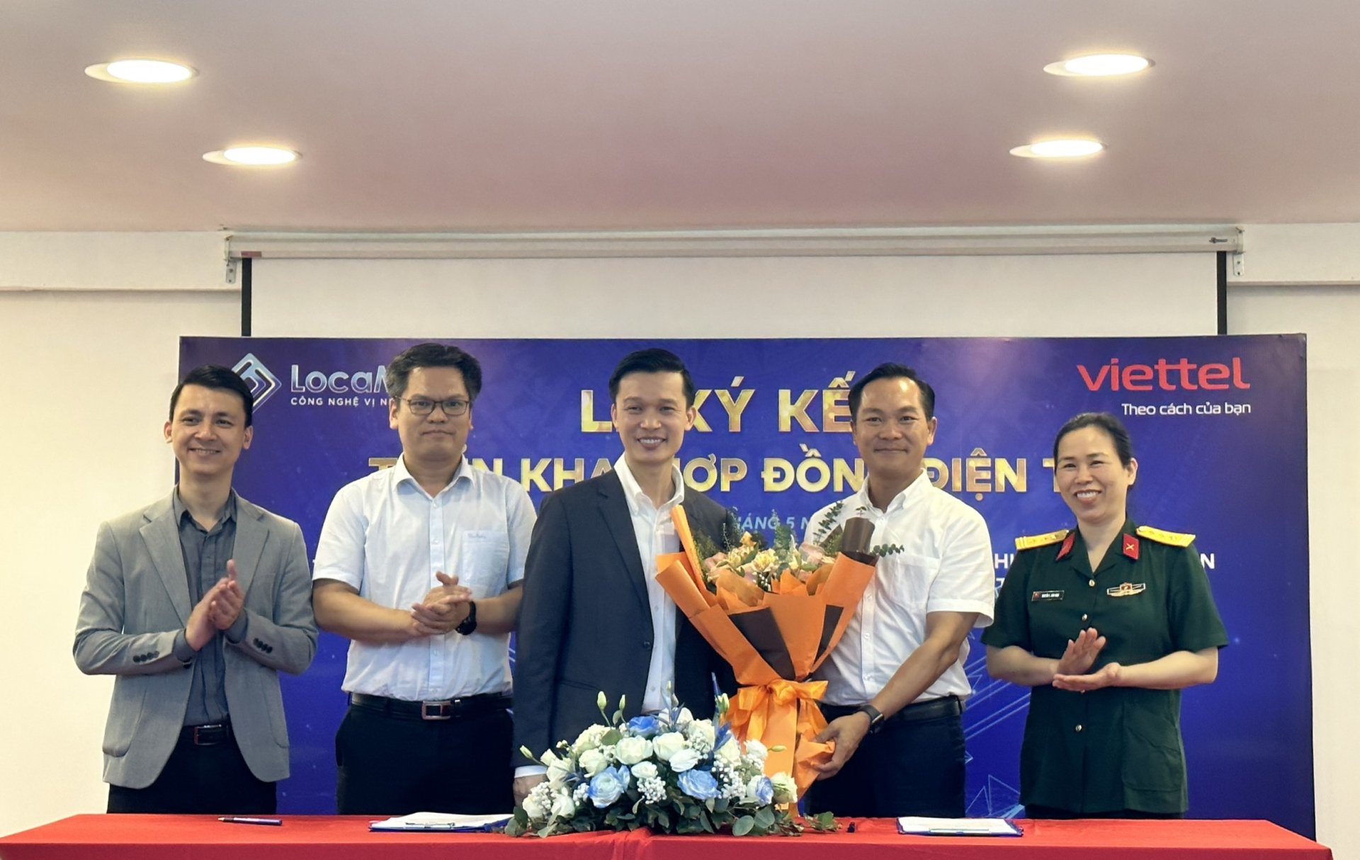 Nâng cao chuyển đổi số doanh nghiệp: LocaMos và Viettel Hà Nội hợp tác triển khai Hợp đồng Điện tử